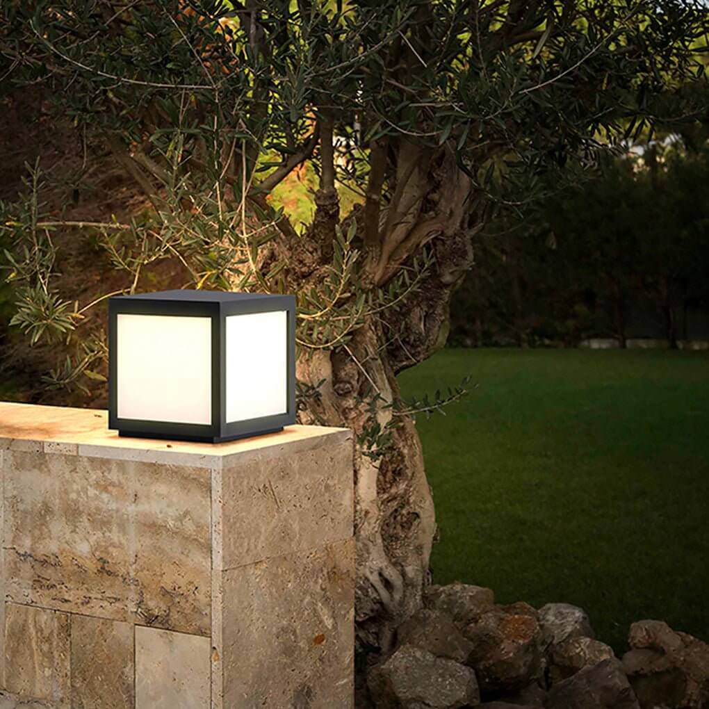 Black Geometric Solar Outdoor Wall Light — Pillar Mount Modern LED