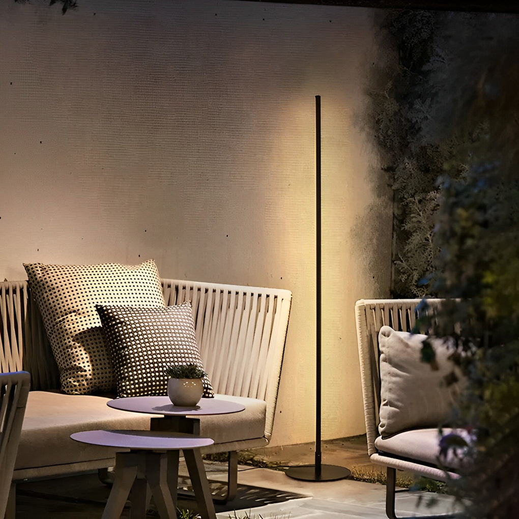 Solar Black Aluminium Linear Outdoor Floor Lamp — IP65 LED Garden Light